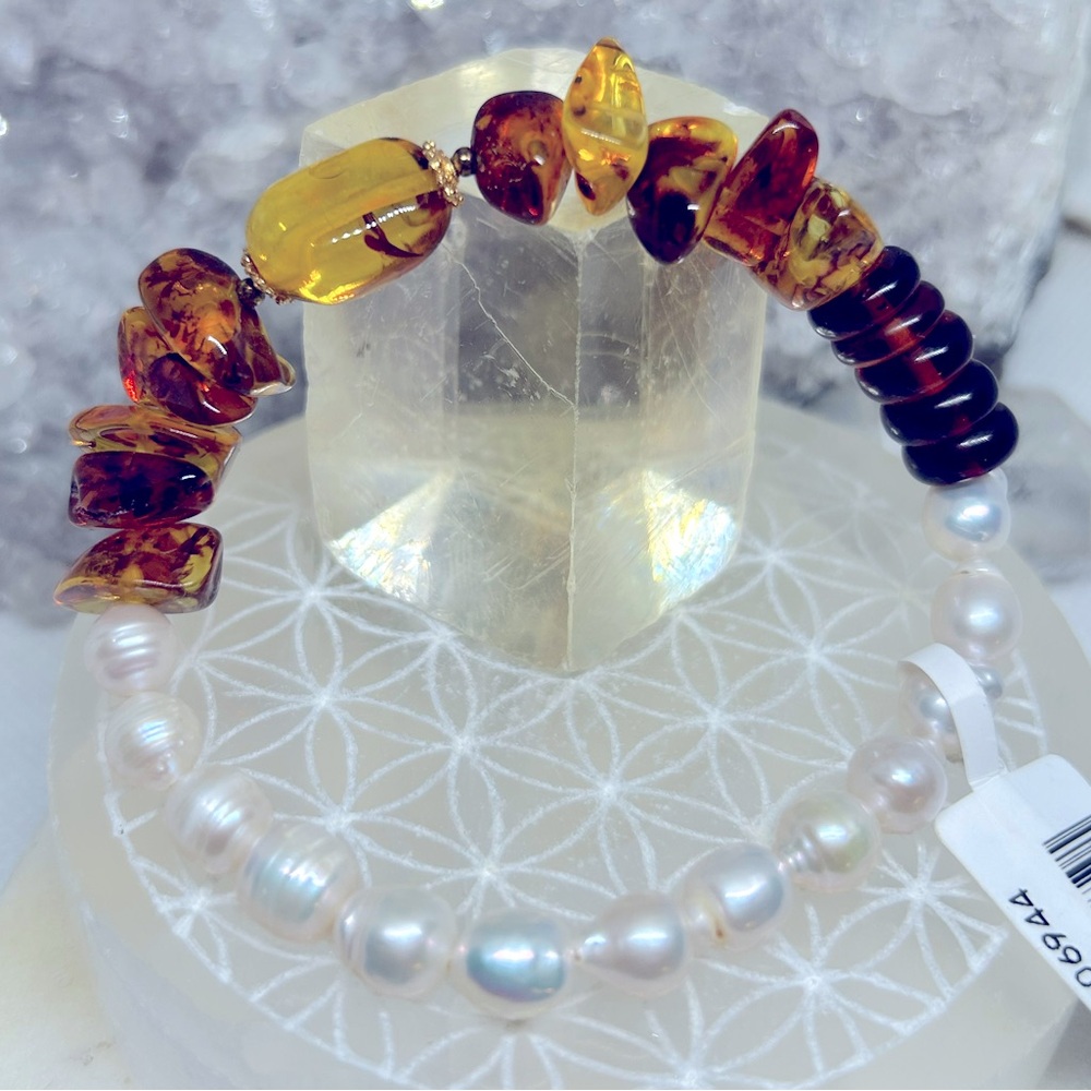 Natural Amber and Pearl Beaded Bracelet
